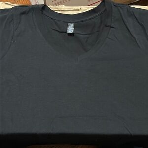 Black V-Neck T-Shirt 15pc bundle size L